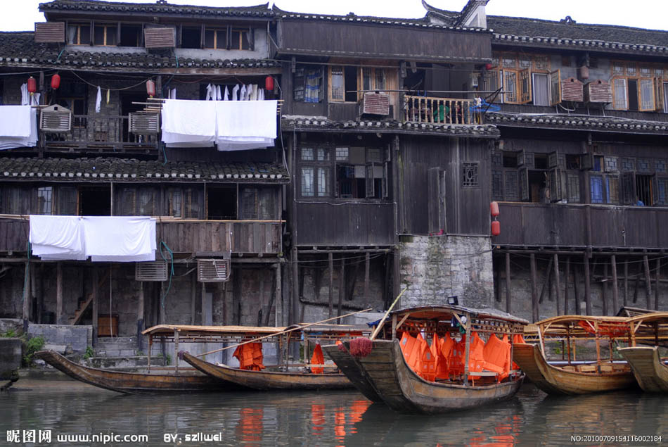La vieille ville de Fenghuang, paradis tranquille de l'ethnie Miao (5)