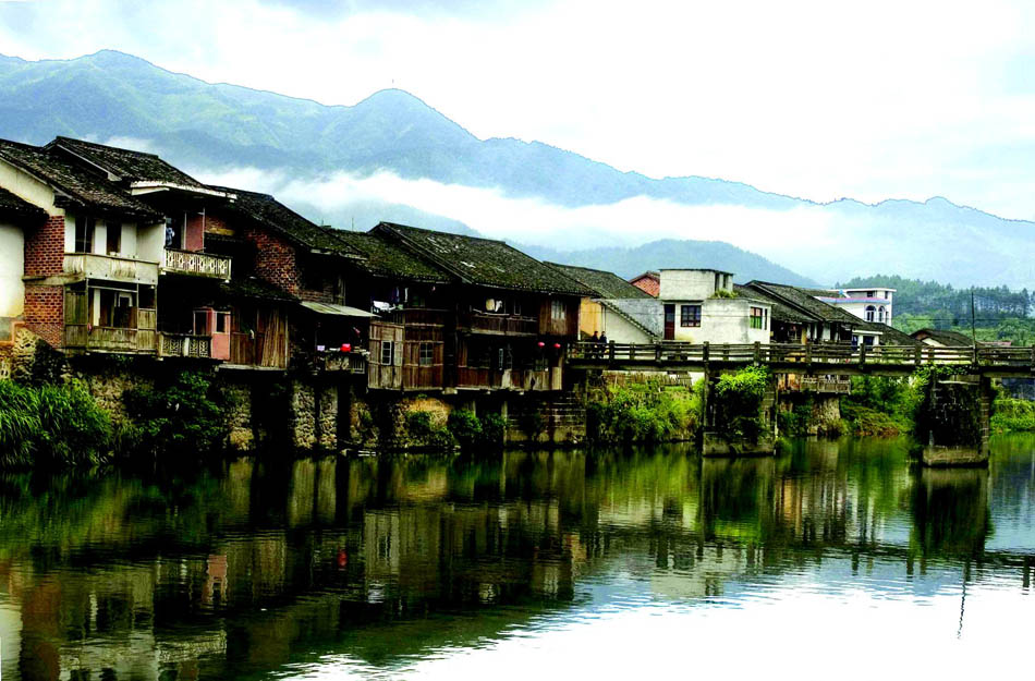 La vieille ville de Fenghuang, paradis tranquille de l'ethnie Miao (6)