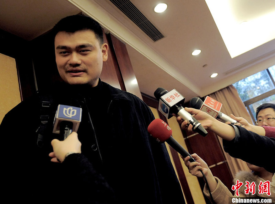 Yao Ming se rend à Beijing pour la session annuelle de la CCPPC (2)