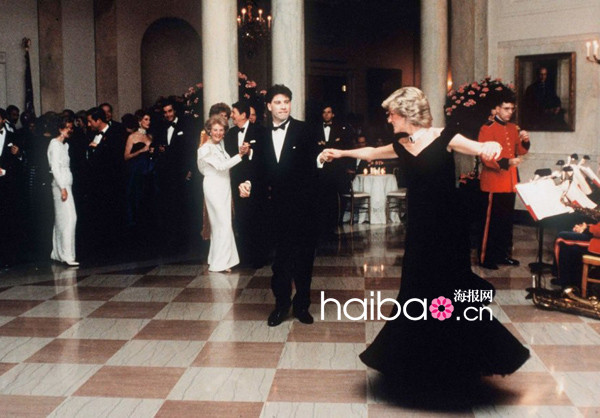 Dix robes de la princesse Diana seront mises aux enchères (4)