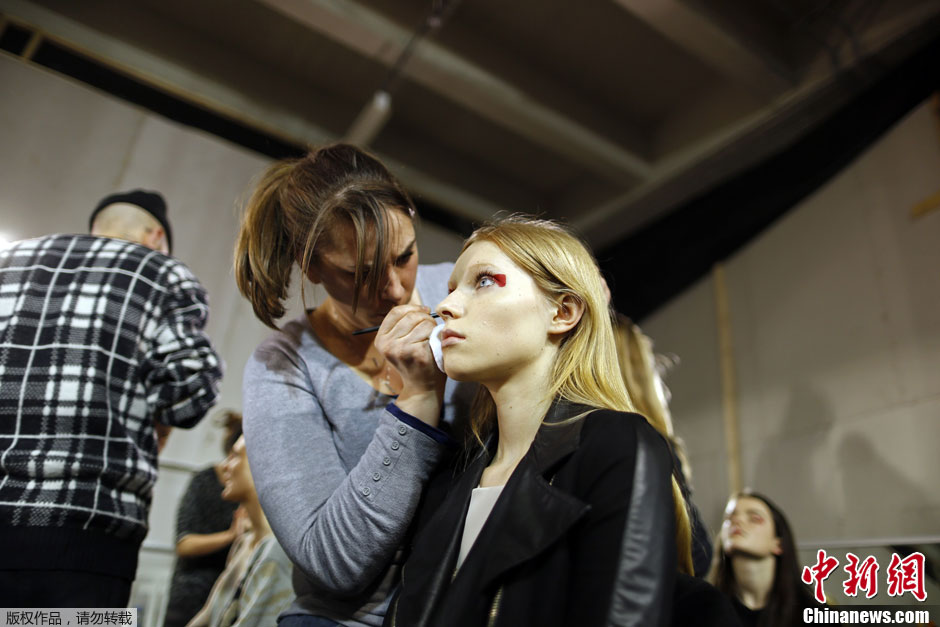 Backstage de la Fashion Week de Paris (2)