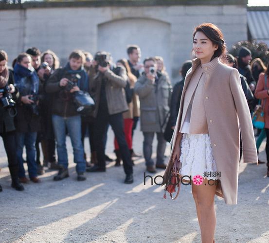 Zhang Yuqi assiste au défilé Chloe à la semaine de la mode de Paris