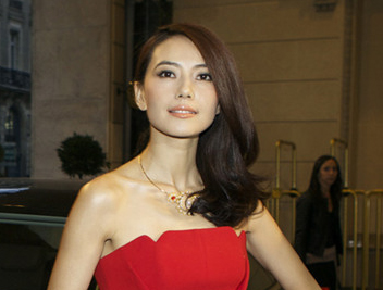L'actrice chinoise Gao Yuanyuan à la Fashion Week de Paris