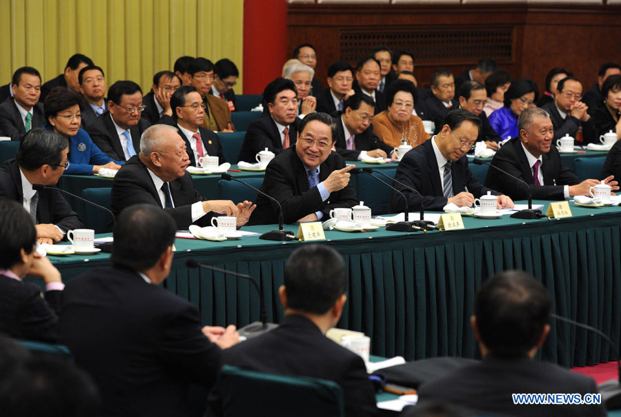 Chine : les dirigeants, députés et conseillers politiques discutent du rapport d'activité du gouvernement (3)