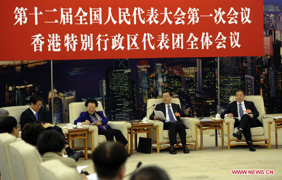 Des dirigeants et législateurs chinois discutent du rapport d'activité du gouvernement (2)