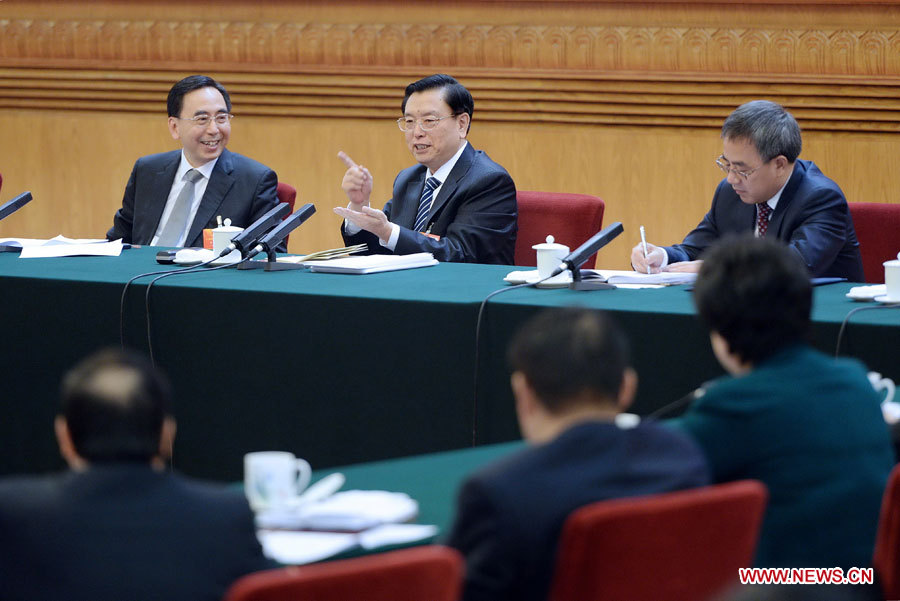 Le vice-Premier ministre Zhang Dejiang a ordonné d'approfondir la réforme et l'ouverture et de renforcer la coopération entre le Guangdong, Hong Kong et Macao alors qu'il participait à la délibération du rapport d'activité par les législateurs venus de la province du Guangdong.