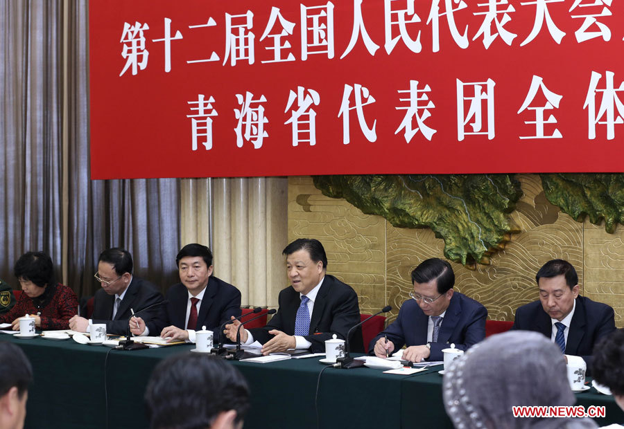Lors de sa participation à une délibération avec les députés de la province du Qinghai (nord-ouest), Liu Yunshan, membre du Comité permanent du Bureau politique du Comité central du PCC, a déclaré qu'assurer une vie culturelle riche aux citoyens constituait une partie importante de l'amélioration du bien-être de la population.