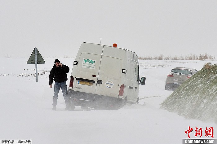 France : de fortes chutes de neige s'abattent sur le nord et l'ouest du pays 