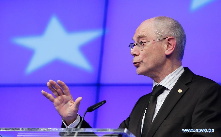 Le président du Conseil européen Herman Van Rompuy parle lors d'une conférence de presse, après la première journée du sommet de l'UE à Bruxelles, capitale de la Belgique, le 14 mars 2013. (Xinhua/Zhou Lei)