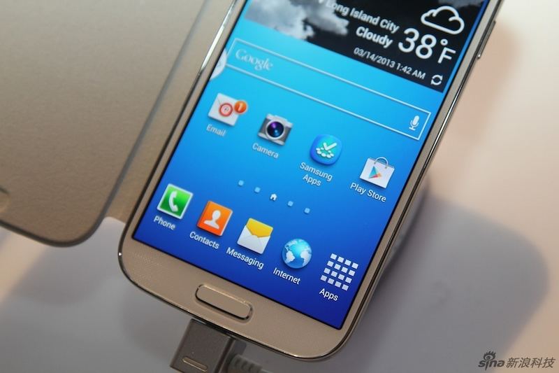 Découvrez en photo le Samsung Galaxy S4 (3)