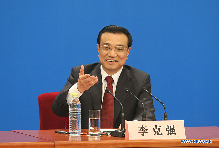Li Keqiang promet de résoudre d'"une main de fer" les problèmes de l'environnement et des aliments