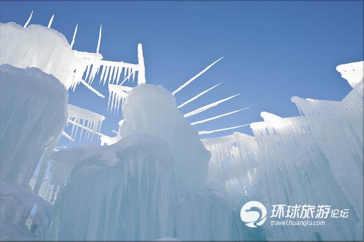 Un château entièrement réalisé en glace au Colorado (2)