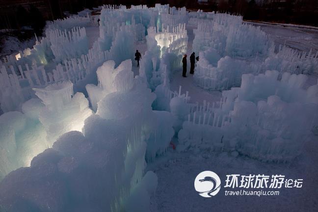 Un château entièrement réalisé en glace au Colorado (4)
