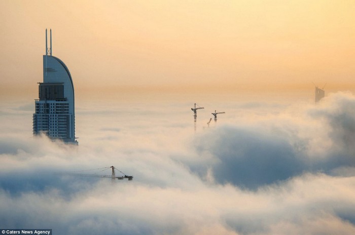 Monde féérique : Dubaï sous la brume (2)