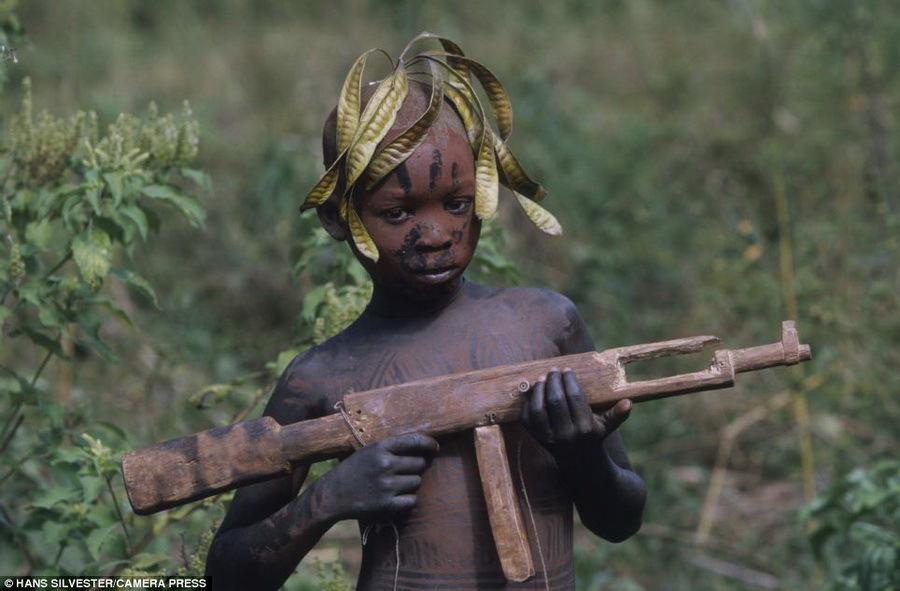 Les décorations tribales d'Afrique - une mode de la nature (20)