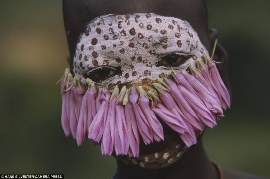 Les décorations tribales d'Afrique - une mode de la nature (12)