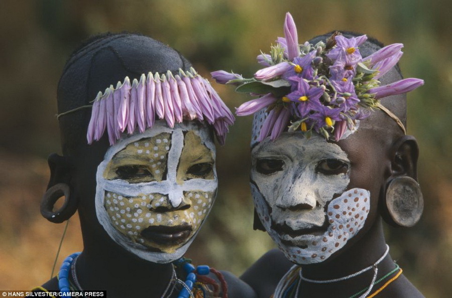 Les décorations tribales d'Afrique - une mode de la nature (8)
