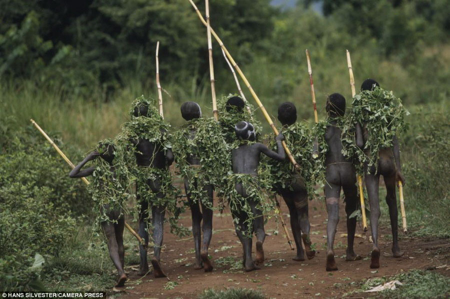 Les décorations tribales d'Afrique - une mode de la nature (5)