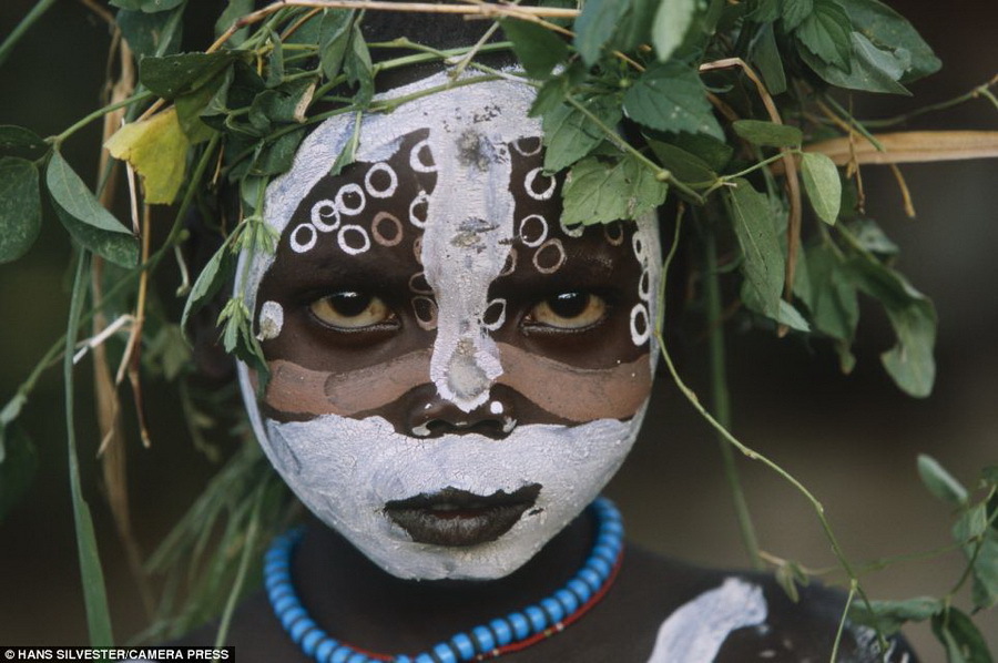 Les décorations tribales d'Afrique - une mode de la nature (4)