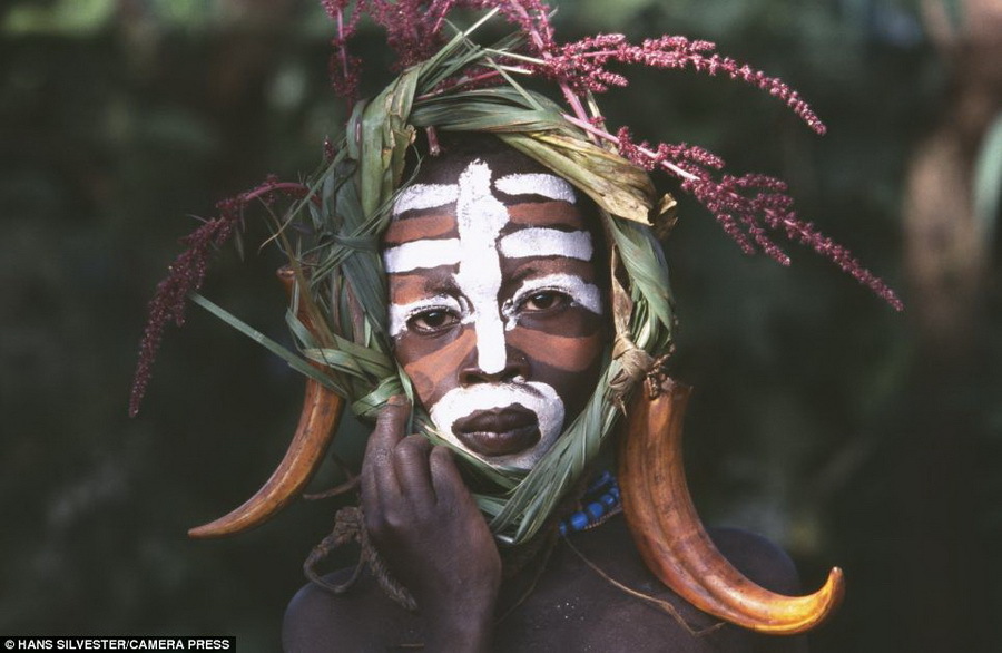 Les décorations tribales d'Afrique - une mode de la nature (2)