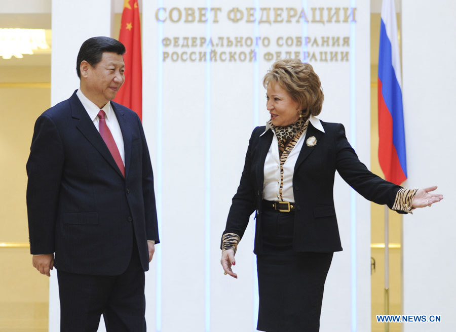 Le président chinois Xi Jinping (à gauche) rencontre la présidente du Conseil de la Fédération de Russie Valentina Matvienko le 23 mars à Moscou, capitale de la Russie. (Photo : Xie Huanchi)