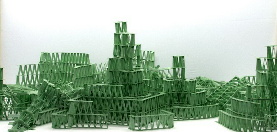 Un homme français construit une ville avec 4000 chewing-gums (2)