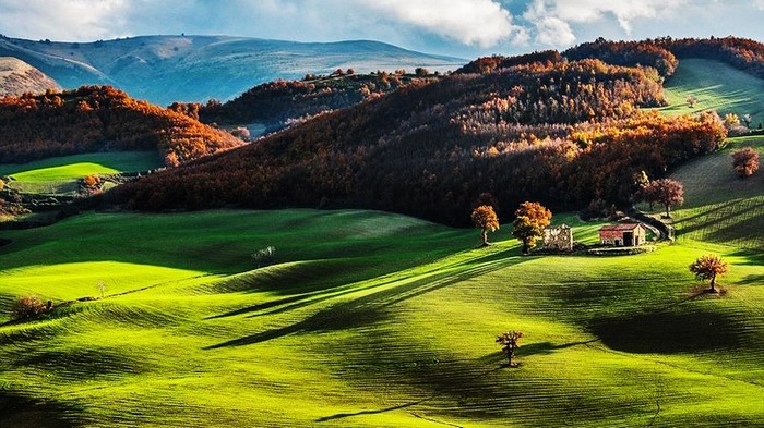 Des paysages magnifiques des campagnes italiennes et françaises (13)