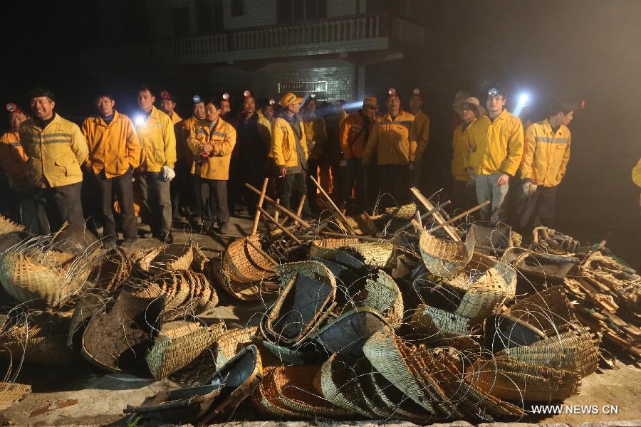 Déraillement d'un train de marchandises dans le Hunan après un glissement de terrain  (2)