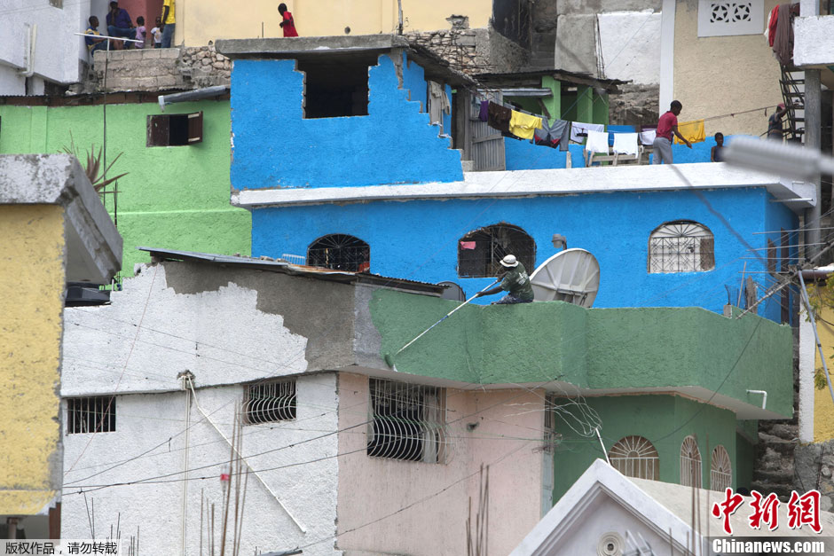 Haïti : le plus grand ghetto repeint aux couleurs de l'arc-en-ciel (5)