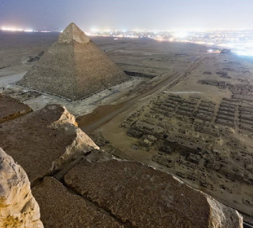 Des vues du sommet des pyramides égyptiennes, par un photographe russe