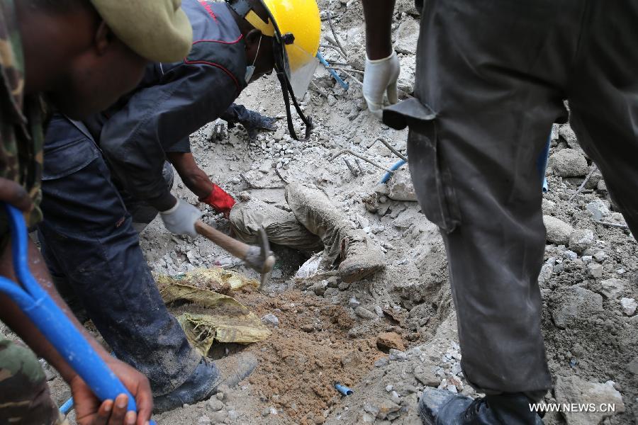 Trois autres corps retrouvés après un glissement de terrain au Tibet  (2)