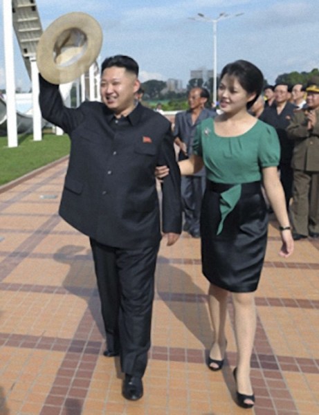 Le dirigeant suprêmen de la RPDC Kim Jong-un et son épouse Ri Sol-ju