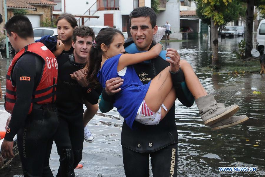 46 morts dans des inondations en Argentine  (4)