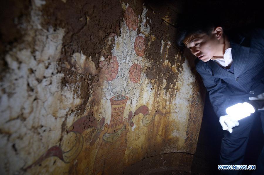 Découverte d'une tombe décorée de peintures murales au Jiangxi (3)