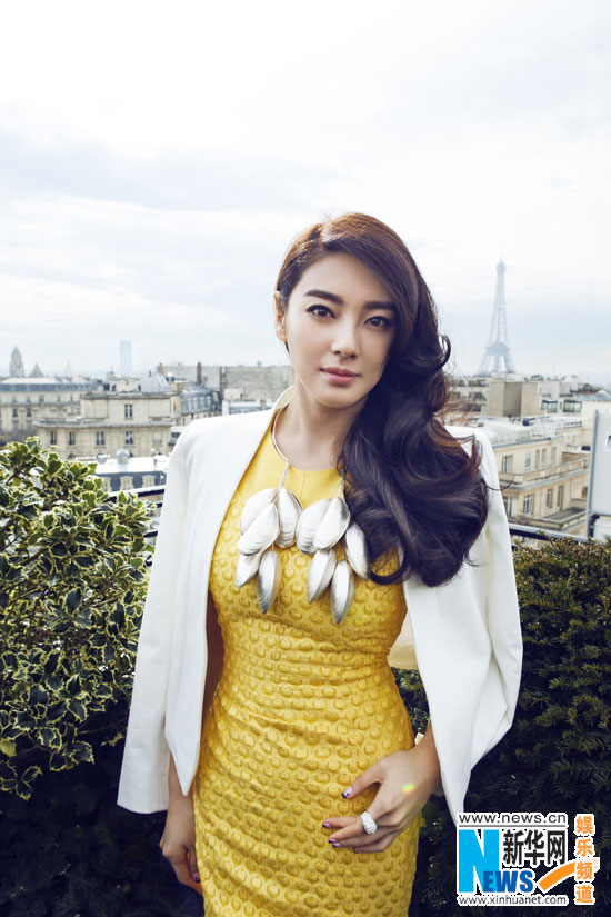 L'actrice chinoise Zhang Yuqi élégante à Paris (4)