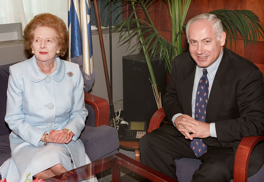 L'ancienne Première ministre britannique Margaret Thatcher rencontre le premier ministre israélien Benyamin Netanyahou à Jérusalem, le 26 août 1998. (Photo: Xinhua/AFP)