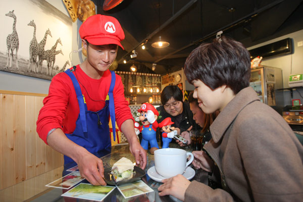 Un restaurant reprenant le thème de « Super Mario », le très populaire jeu vidéo, vient d'ouvrir à Tianjin. [Photo / Asianewsphoto ]
