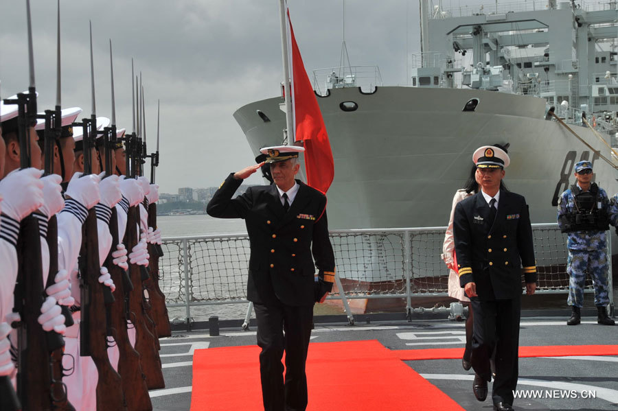 La flottille de l'escorte navale chinoise en visite au Portugal (5)