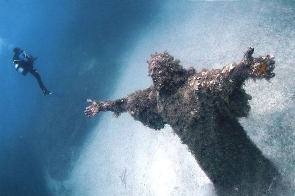 Le Christ des Abysses, en Italie