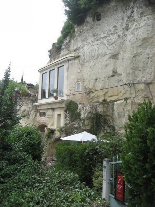 Maison dans la roche, Troo, France