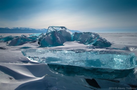 Les blocs de glace turquoises du lac Baïkal (6)