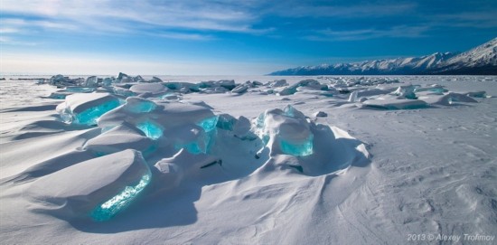 Les blocs de glace turquoises du lac Baïkal (2)