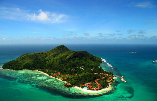 1. Les SeychellesDestination incontournable, les Seychelles restent parmi les sites touristiques les plus populaires au monde. La plage Anse Source d'Argent, sur l'île de la Digue, est considérée comme la plus belle plage de l'océan Indien. Elle est un incontournable auprès des magazines de tourisme.