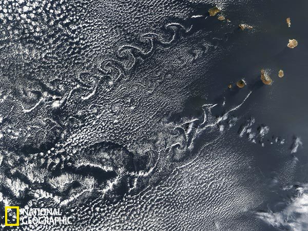 Vortex de nuages au-dessus des îles du Cap-Vert