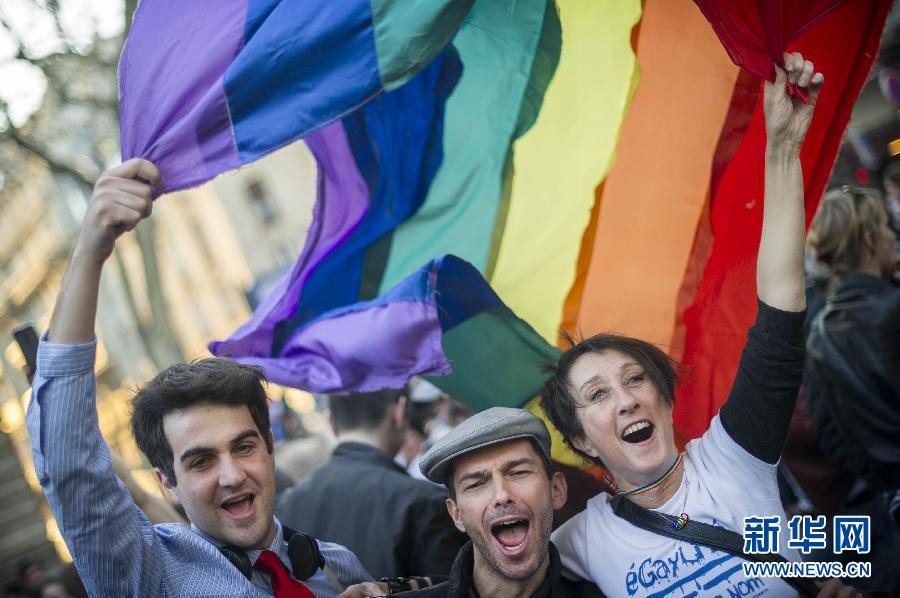 France : la loi sur le mariage homosexuel adoptée