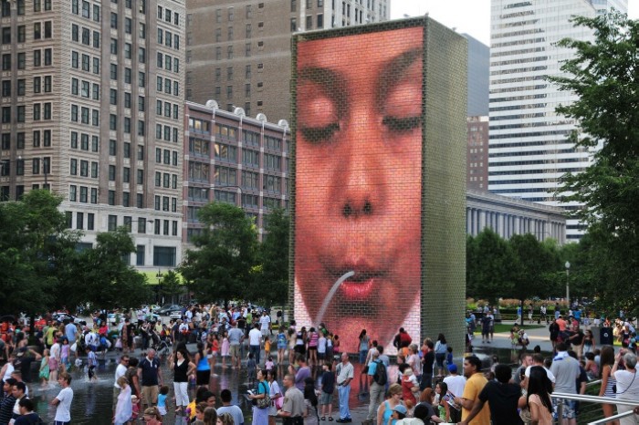 Les fontaines du Millennium Park à Chicago, États-Unis