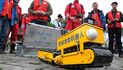Un robot participe aux opérations de recherche et de secours au Sichuan 