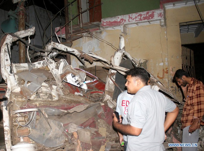 Six morts et plus de 30 blessés dans un attentat à Karachi au Pakistan (2)