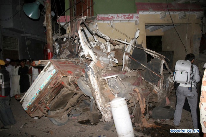 Six morts et plus de 30 blessés dans un attentat à Karachi au Pakistan