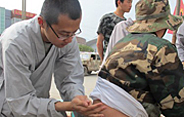Les Moines médecins Shaolin viennent en aide aux victimes du séisme